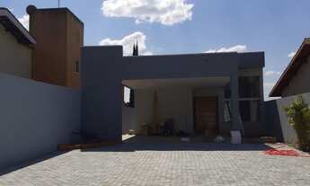 Imagem 1: Casa nova em bairro nobre da cidade, a 50 metros da Lucas N. Garcez, principal avenida com