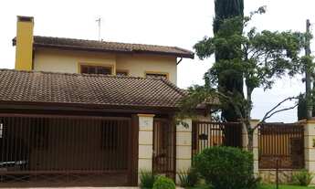 Imagem: Linda casa em bairro nobre e junto ao centro