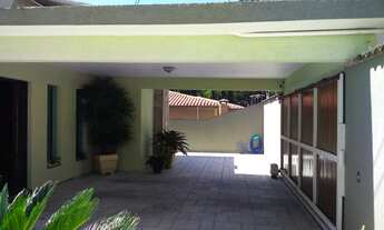 Imagem 2: Casa arejada e ensolarada, com vista para a Pedra Grande. Localizada em bairro nobre, tran