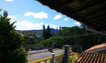 Imagem 7: Casa arejada e ensolarada, com vista para a Pedra Grande. Localizada em bairro nobre, tran