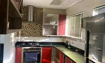 Imagem: CASA RESIDENCIAL em MACAÉ - RJ, verdes