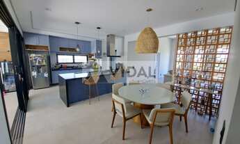 Imagem: CASA ASSOBRADADA COM 3 SUÍTES E PISCINA