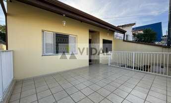 Imagem 2: CASA TÉRREA COM 2 DORMITÓRIOS E QUINTAL AMPLO À VENDA POR R$590.000,00 NA VILA ASSIS