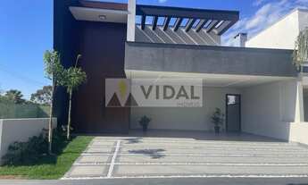 Imagem: CASA TÉRREA COM 3 SUÍTES E PISCINA À