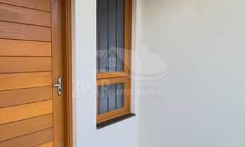 Imagem 2: Casa à venda em Porto Alegre-RS, bairro Guarujá: 2 dormitórios, 2 suítes, 1 sala, 3 banhei