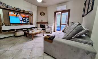 Imagem 4: Sobrado com 3 dormitórios sendo 1 suíte com closet - Jardins do Prado/POA