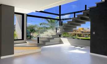 Imagem 2: Casa de 335m² com 4 dormitórios