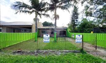 Imagem: Casa com amplo pátio e depósito para venda