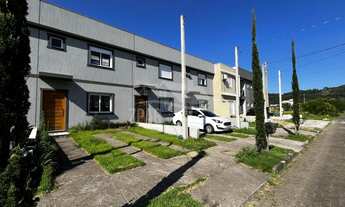 Imagem: Sobrado Impecável à Venda em Porto Alegre-RS