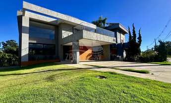 Imagem: 4 dormitórios, 4 suíte, 2 vagas na garagem