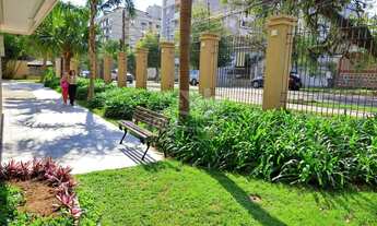 Imagem 2: Apartamento à venda em Porto Alegre-RS, no Cristal: 2 dormitórios, 2 salas, 1 vaga de gara