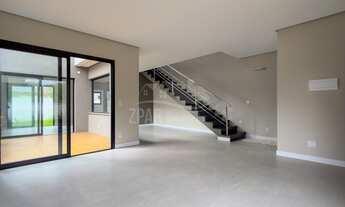 Imagem 3: Imóvel de Alto Padrão em Condomínio Fechado com 3 Quartos e 2 Vagas de Garagem na Cidade d