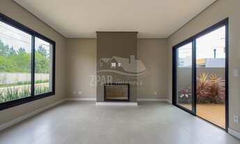 Imagem 6: Imóvel de Alto Padrão em Condomínio Fechado com 3 Quartos e 2 Vagas de Garagem na Cidade d