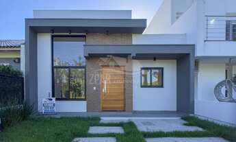 Imagem: Casa à venda em Porto Alegre-RS, bairro