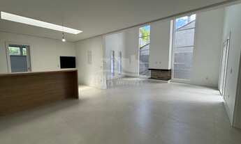 Imagem 5: 3 dormitórios, 2 suíte, 1 banheiros, 4 vagas na garagem