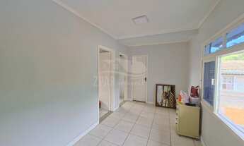 Imagem 7: 3 dormitórios, 1 suítes, 4 banheiro, 6 vagas na garagem, 286M² de Área Construída