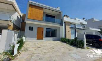 Imagem: Lindo sobrado com 3 amplas Suítes - Villa