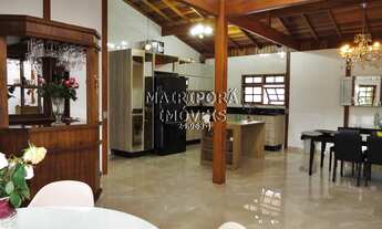 Imagem: Luxuosa casa em condomínio no coração