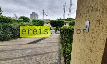 Imagem 3: Sobrado em condomínio fechado localizado na Avenida Raimundo Pereira de Magalhães, bem pró