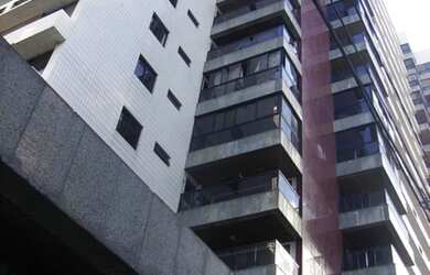 Imagem 4: Edifício: piscina / sauna / salão de festas / sala de jogos / quadra / 10 anos de construç