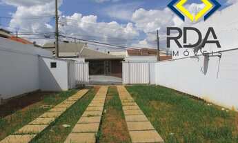 Imagem 5: Imovel á venda com lote inteiro, sobrado de fundo com ótimo quintal na frente