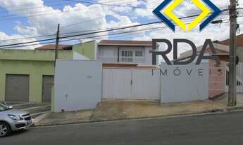 Imagem 2: Imovel á venda com lote inteiro, sobrado de fundo com ótimo quintal na frente