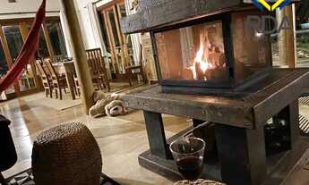 Imagem 2: Apresentamos a você uma espetacular Casa de Campo, que combina com perfeição o estilo Rúst