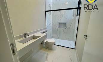 Imagem 3: Ótima casa á venda com 3 suítes e piscina em condominio fechado