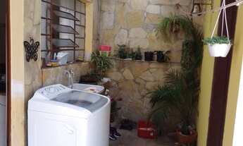 Imagem 5: Casa á venda com a localização privilegiada, próximo ao centro da cidade e diversas avenid