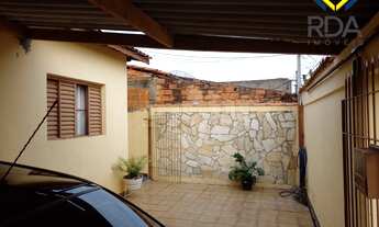 Imagem 2: Casa á venda com a localização privilegiada, próximo ao centro da cidade e diversas avenid