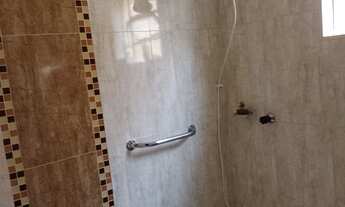 Imagem 4: Casa á venda com a localização privilegiada, próximo ao centro da cidade e diversas avenid