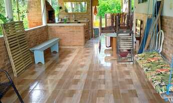 Imagem 2: Um lugar perfeito para descansar, reunir a família e viver em harmonia com a natureza. Não