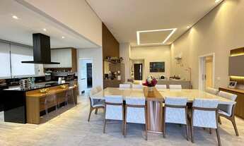 Imagem: Luxuosa casa em condomínio à venda em