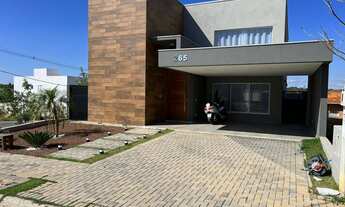 Imagem: Luxuosa casa em condomínio à venda em