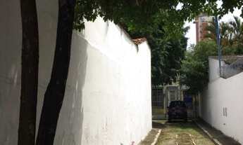 Imagem: 4 dormitórios, 1 suítes, 4 banheiro, 8