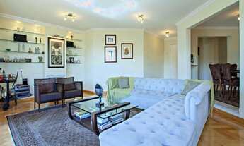 Imagem 4: 4 dormitórios, 3 suíte, 5 banheiro, 4 vagas na garagem, 247M² de Área Construída