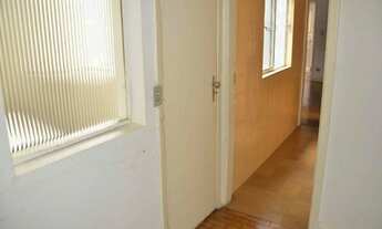 Imagem 2: 4 dormitórios, 1 suítes, 3 banheiro, 200M² de Área Construída