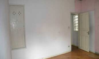 Imagem 6: 4 dormitórios, 1 suítes, 3 banheiro, 200M² de Área Construída