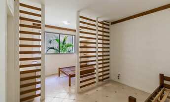 Imagem: 1 dormitório, 1 banheiros, 1 vaga na garagem