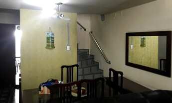 Imagem: 4 dormitórios, 3 banheiro, 2 vagas na garagem