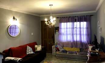 Imagem: 3 dormitórios, 2 banheiro, 2 vagas na garagem