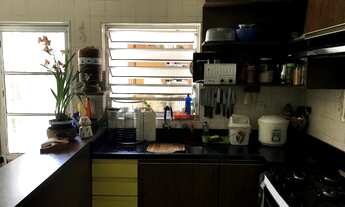 Imagem 3: 3 dormitórios, 2 banheiro, 2 vagas na garagem, 180M² de Área Construída