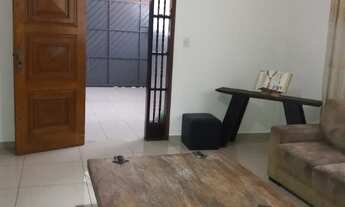 Imagem 3: 3 dormitórios, 1 suítes, 4 banheiro, 2 vagas na garagem, 245M² de Área Construída