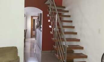 Imagem 4: 3 dormitórios, 1 suítes, 4 banheiro, 2 vagas na garagem, 245M² de Área Construída