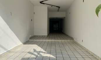 Imagem: 2 banheiro, 2 vagas na garagem, 220M² de