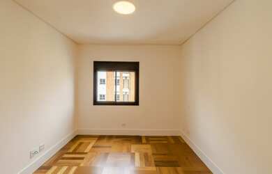 Imagem 2: 3 dormitórios, 3 suíte, 3 vagas na garagem, 268M² de Área Construída