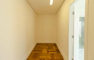 Imagem 7: 3 dormitórios, 3 suíte, 3 vagas na garagem, 268M² de Área Construída