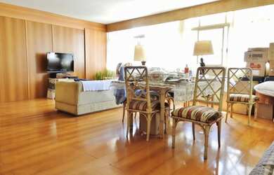 Imagem 2: 3 dormitórios, 1 suítes, 4 banheiro, 1 vaga na garagem, 190M² de Área Construída