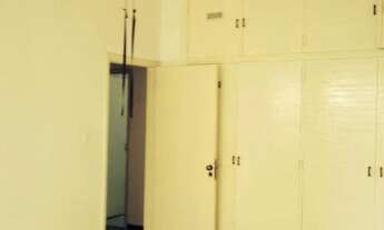 Imagem 2: 3 dormitórios, 1 suítes, 1 vaga na garagem, 200M² de Área Construída