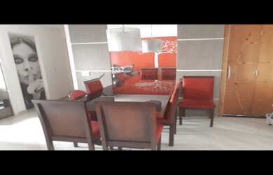 Imagem 2: 2 dormitórios, 1 suítes, 2 banheiro, 1 vaga na garagem, 64M² de Área Construída